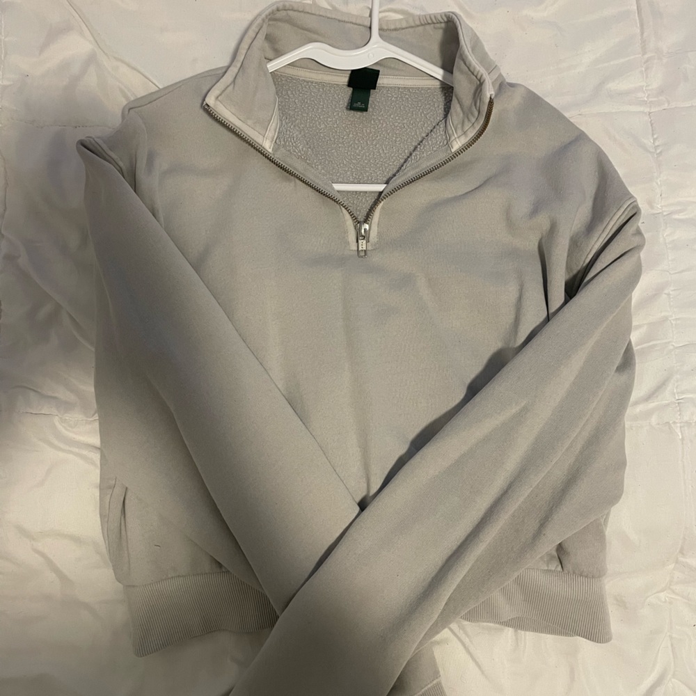 long sleeve grey half zip up